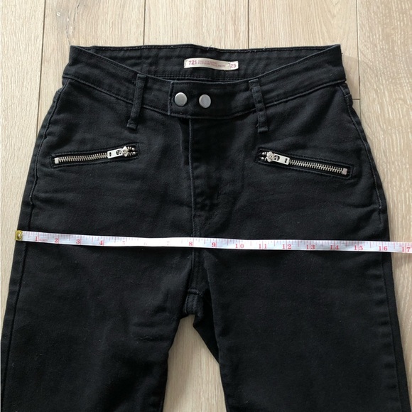 Levi’s 721 High Rise Skinny Zipper Pocket Jeans in Black Size 25 - Picture 3 of 15